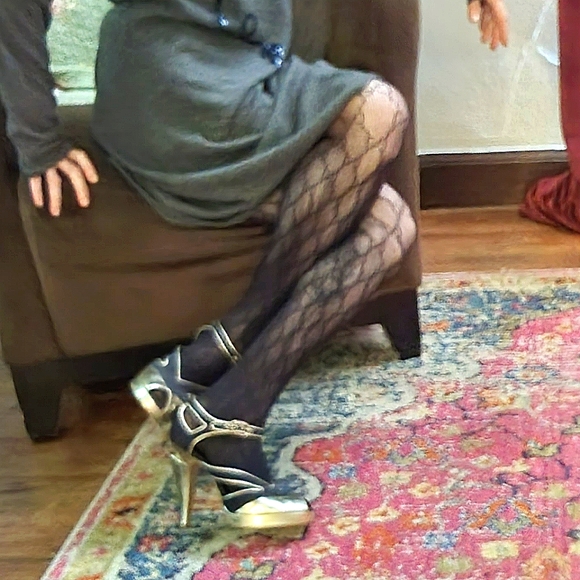 Authentic Chanel stylish, based on platform very comfortable Heels. - Picture 2 of 8